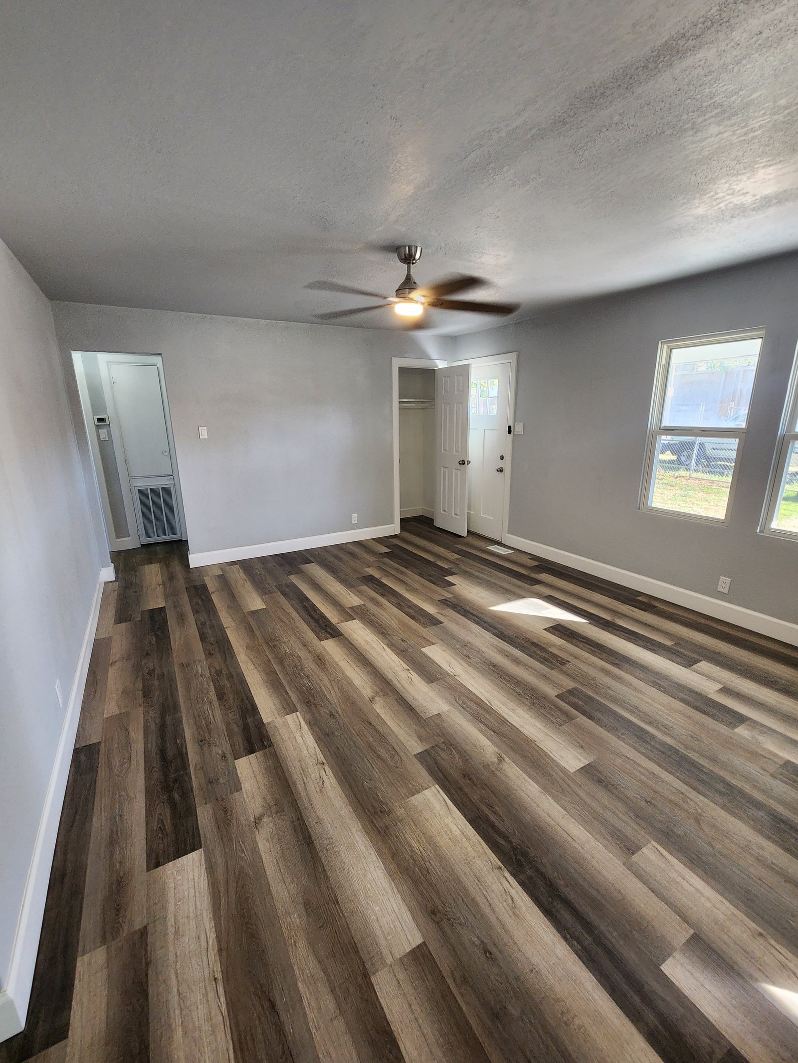 Interior carpentry and trim project gallery - Project 101 - Image 7