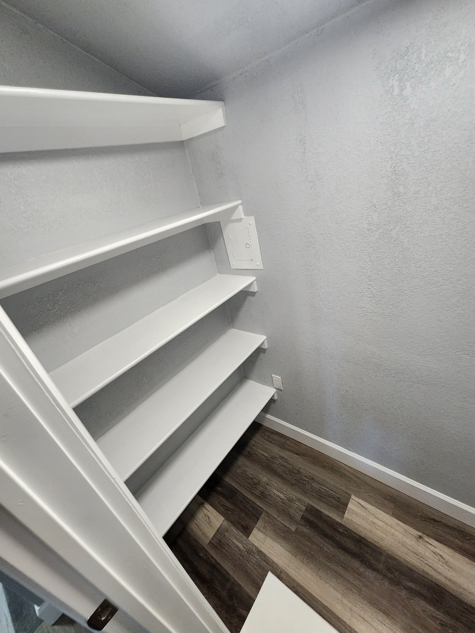 Interior carpentry and trim project gallery - Project 101 - Image 8