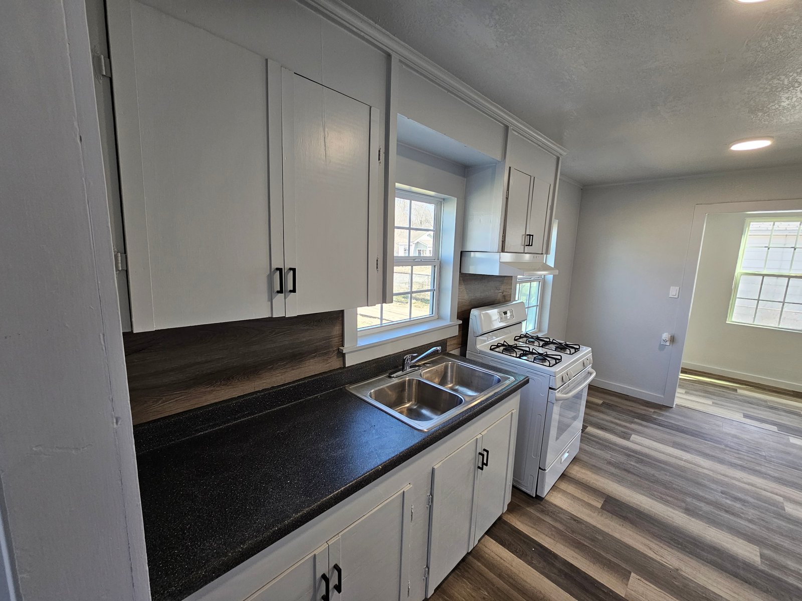 Flooring installation project gallery - Project 102 - Image 2