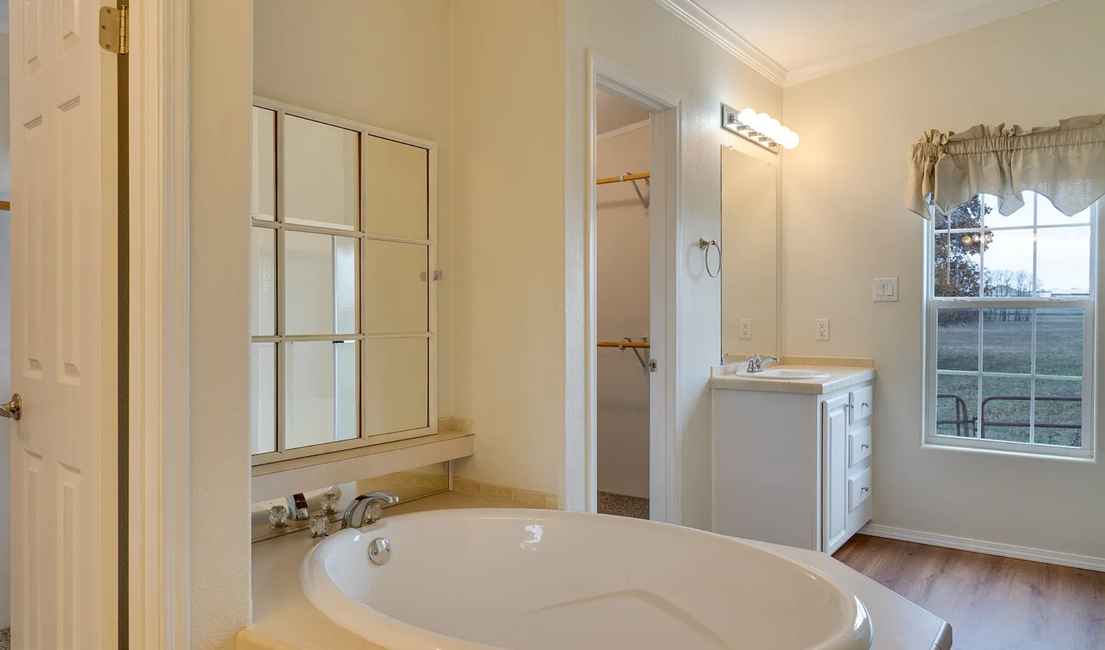 Flooring installation project gallery - Project 136 - Image 53